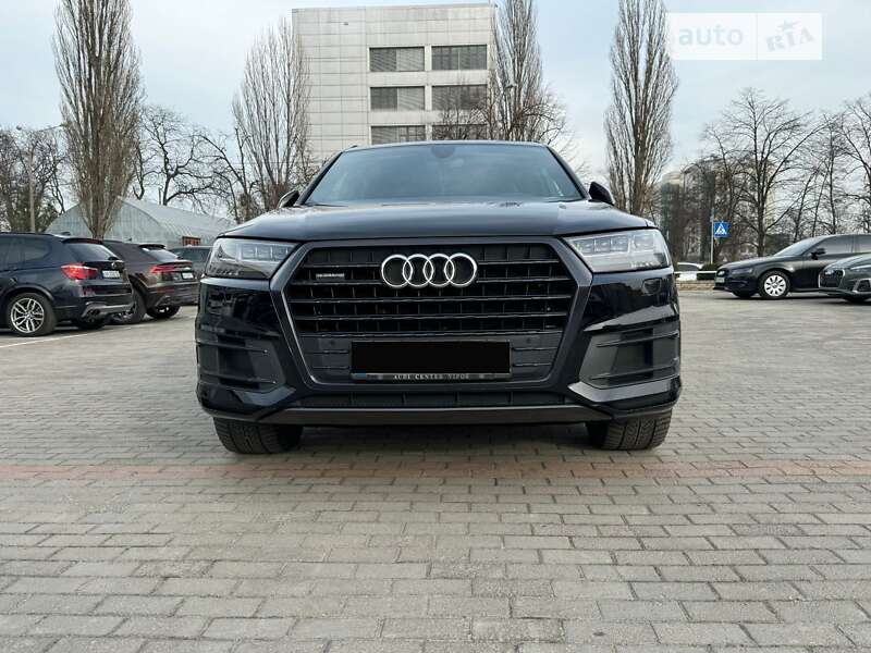 Внедорожник / Кроссовер Audi Q7 2018 в Киеве