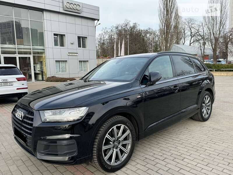 Внедорожник / Кроссовер Audi Q7 2018 в Киеве