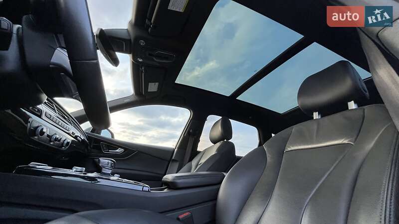 Позашляховик / Кросовер Audi Q7 2017 в Києві