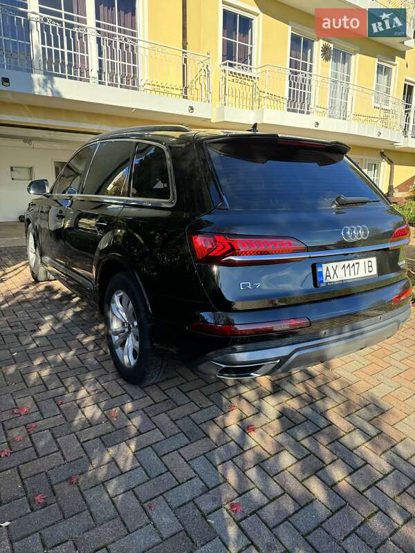 Позашляховик / Кросовер Audi Q7 2022 в Дніпрі