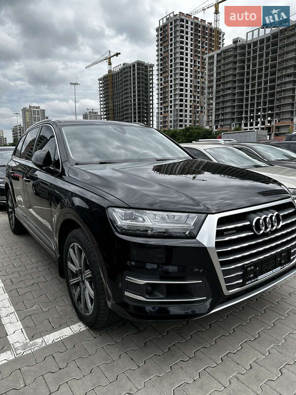 Внедорожник / Кроссовер Audi Q7 2016 в Киеве
