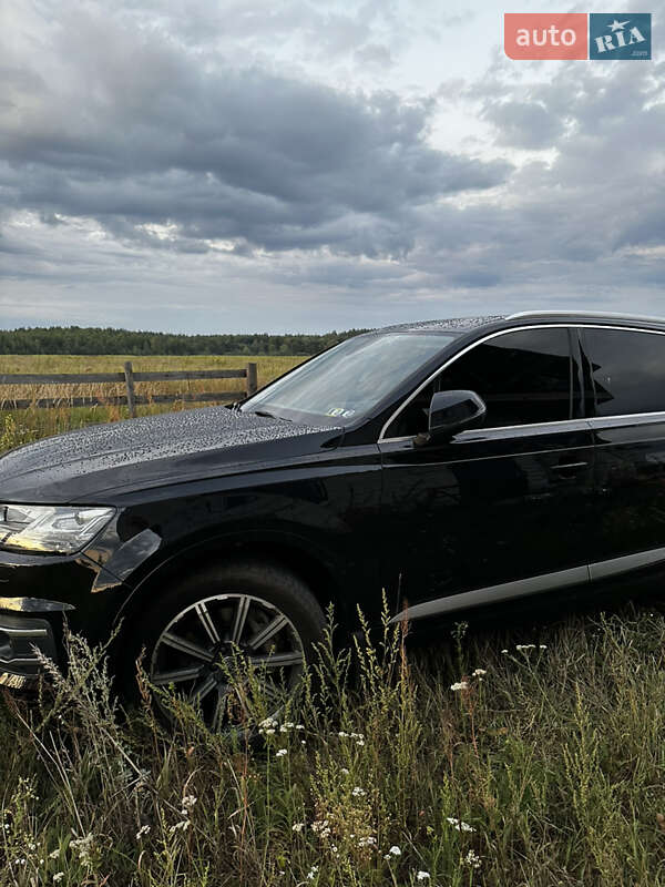 Позашляховик / Кросовер Audi Q7 2016 в Києві