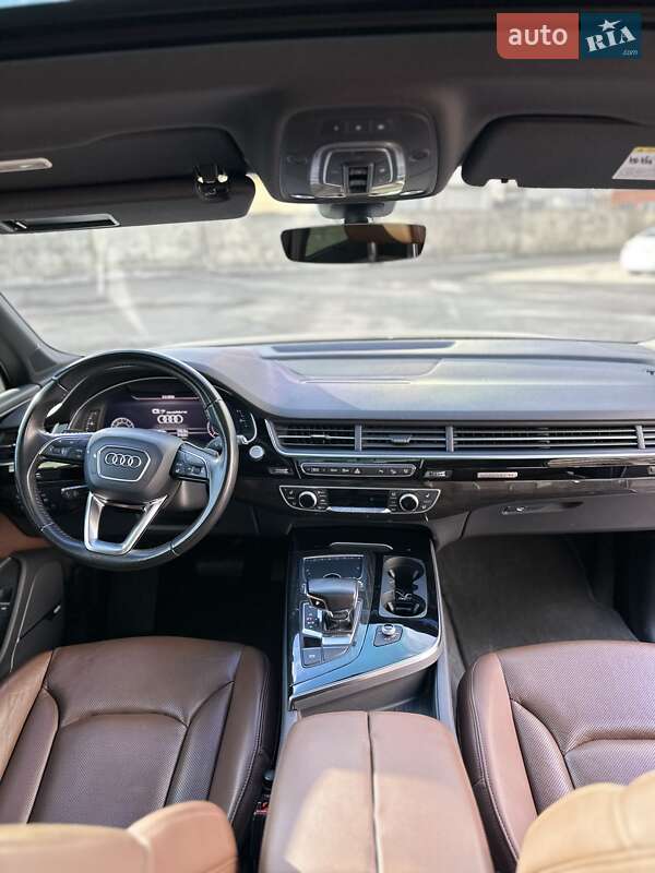 Позашляховик / Кросовер Audi Q7 2016 в Києві