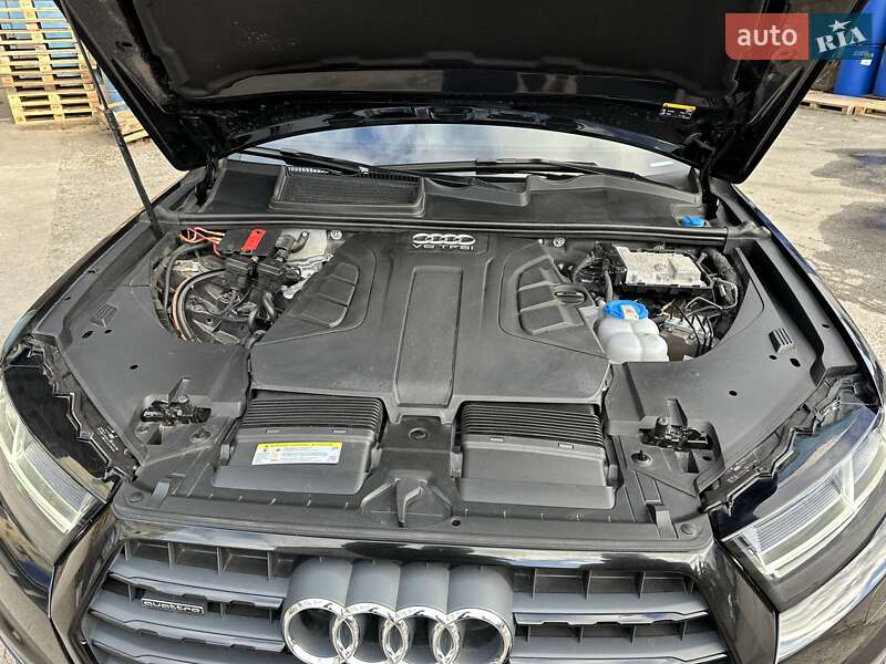 Позашляховик / Кросовер Audi Q7 2016 в Києві