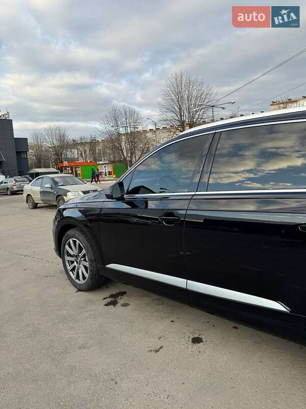 Внедорожник / Кроссовер Audi Q7 2018 в Харькове
