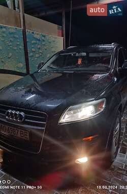 Внедорожник / Кроссовер Audi Q7 2007 в Хусте