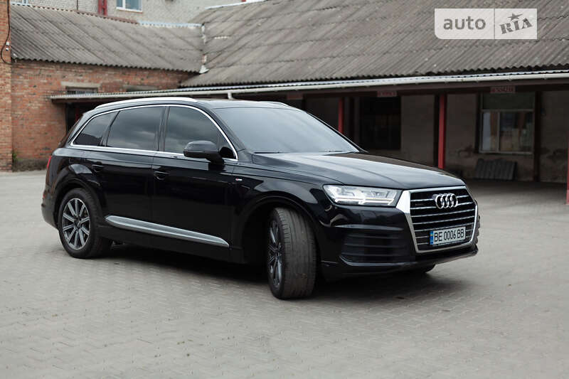 Внедорожник / Кроссовер Audi Q7 2015 в Первомайске