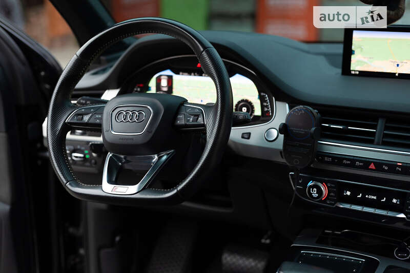 Внедорожник / Кроссовер Audi Q7 2015 в Первомайске