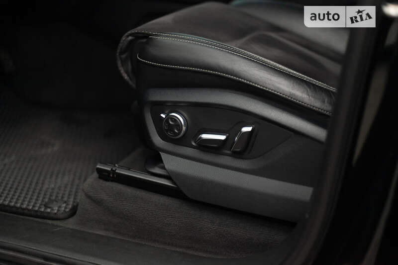 Внедорожник / Кроссовер Audi Q7 2015 в Первомайске