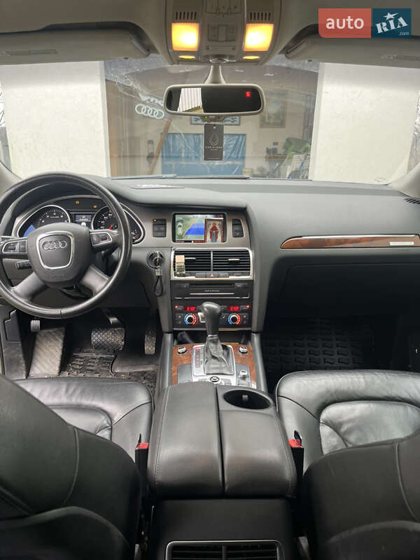 Позашляховик / Кросовер Audi Q7 2011 в Заставній