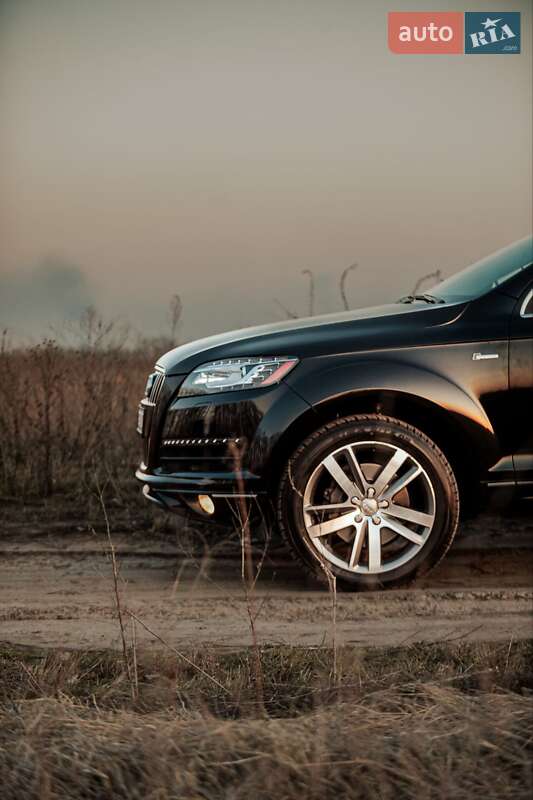 Внедорожник / Кроссовер Audi Q7 2015 в Черкассах