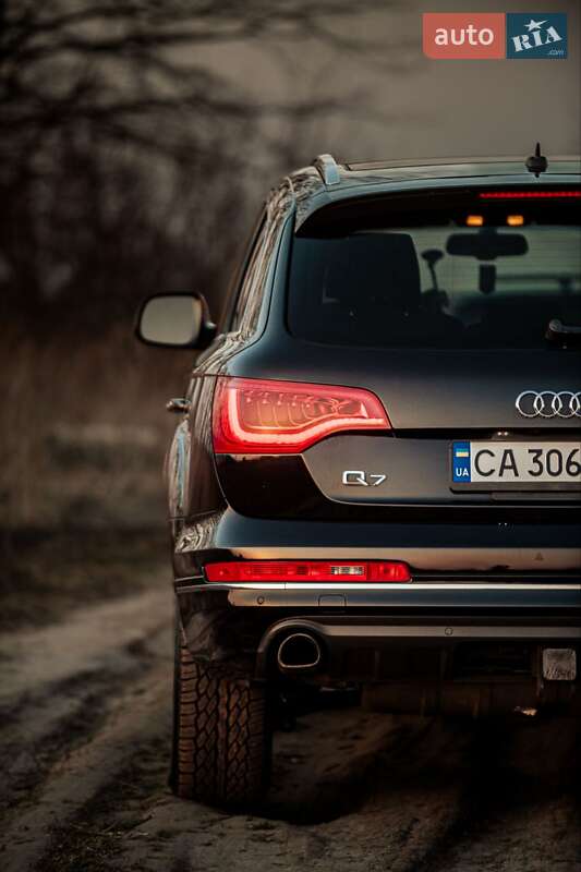 Внедорожник / Кроссовер Audi Q7 2015 в Черкассах