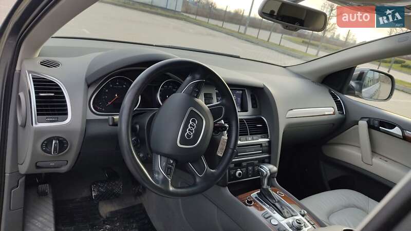 Внедорожник / Кроссовер Audi Q7 2015 в Бродах