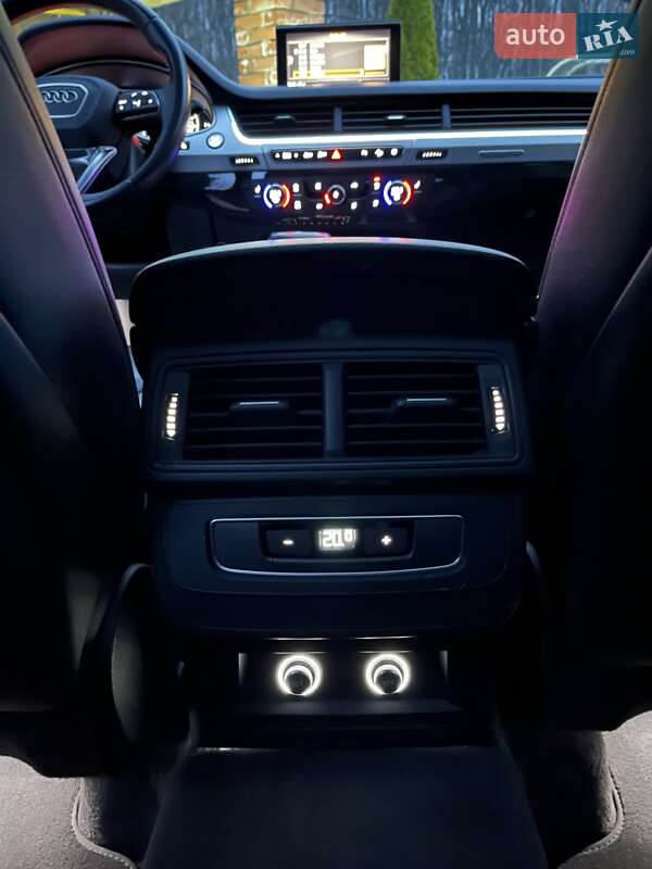 Позашляховик / Кросовер Audi Q7 2018 в Львові