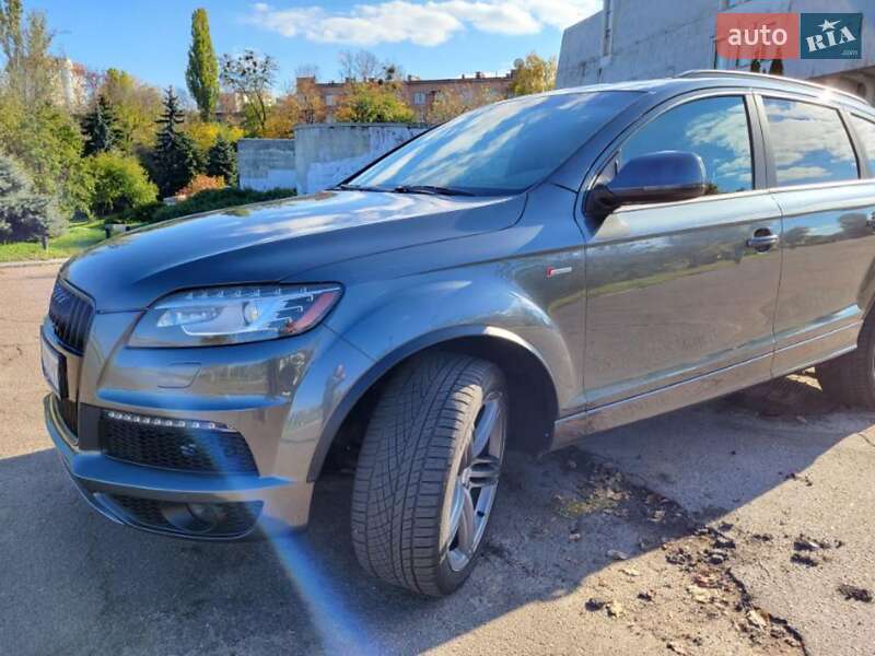 Позашляховик / Кросовер Audi Q7 2015 в Черкасах