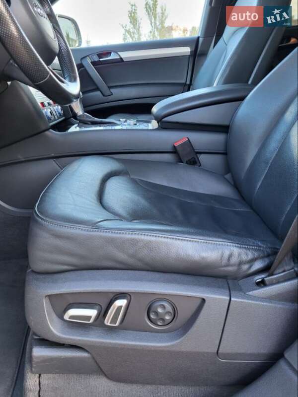 Позашляховик / Кросовер Audi Q7 2015 в Черкасах