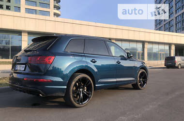 Внедорожник / Кроссовер Audi Q7 2017 в Днепре