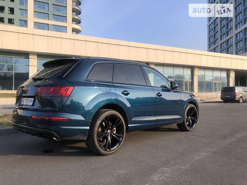 Внедорожник / Кроссовер Audi Q7 2017 в Днепре