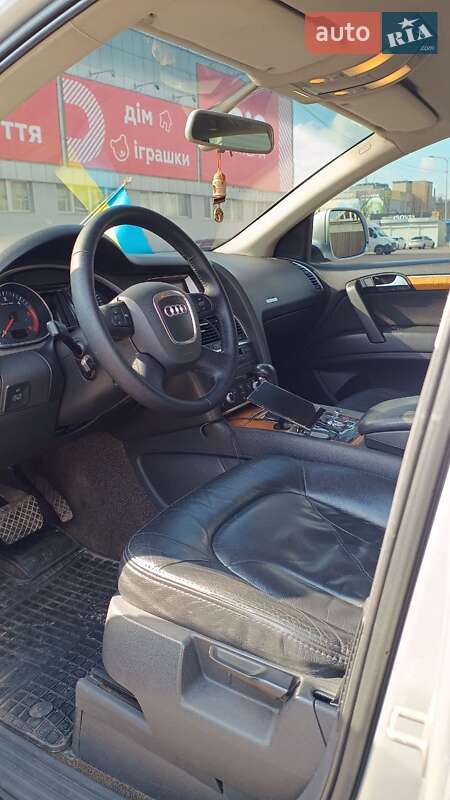 Внедорожник / Кроссовер Audi Q7 2006 в Киеве