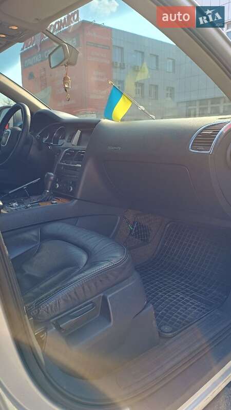 Внедорожник / Кроссовер Audi Q7 2006 в Киеве