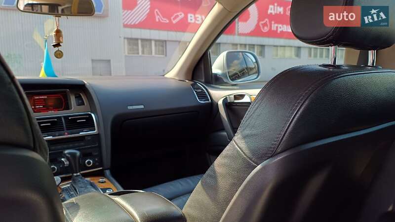 Внедорожник / Кроссовер Audi Q7 2006 в Киеве