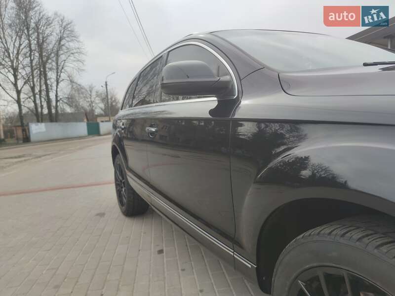 Внедорожник / Кроссовер Audi Q7 2011 в Березане