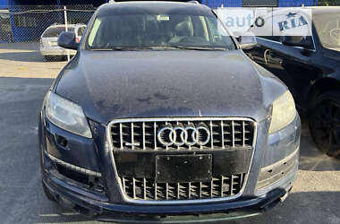 Внедорожник / Кроссовер Audi Q7 2010 в 