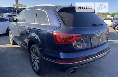 Внедорожник / Кроссовер Audi Q7 2010 в 