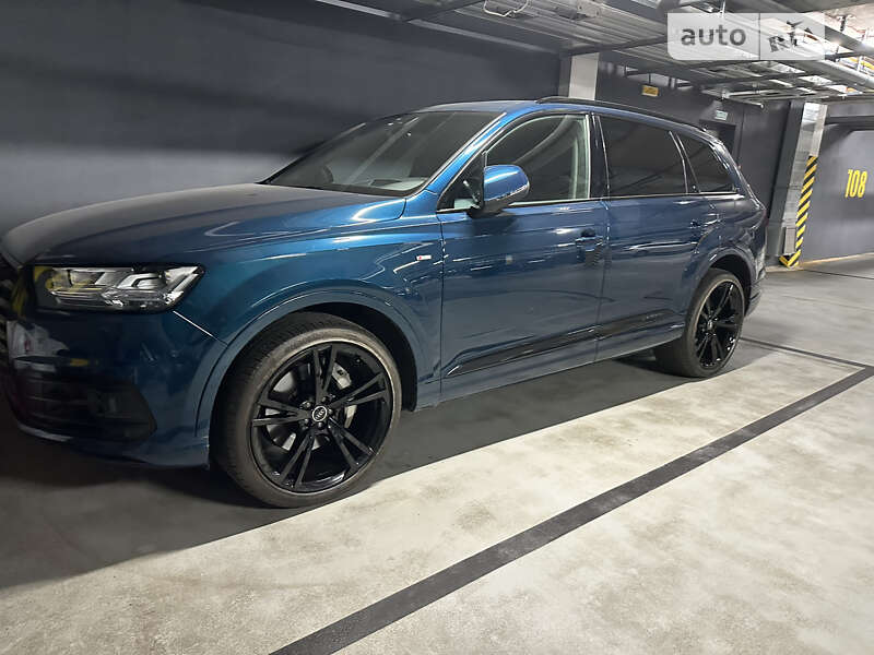 Внедорожник / Кроссовер Audi Q7 2017 в Днепре