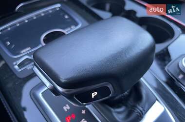 Позашляховик / Кросовер Audi Q7 2017 в 