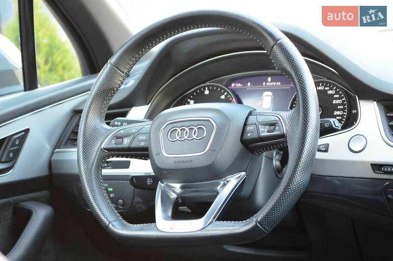 Внедорожник / Кроссовер Audi Q7 2017 в Одессе
