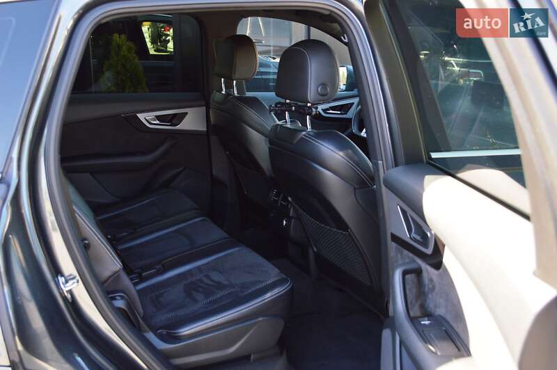 Внедорожник / Кроссовер Audi Q7 2017 в Одессе