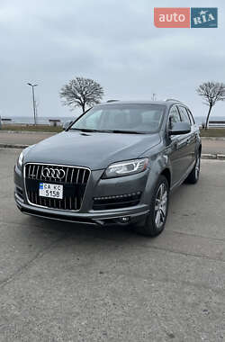 Внедорожник / Кроссовер Audi Q7 2015 в 