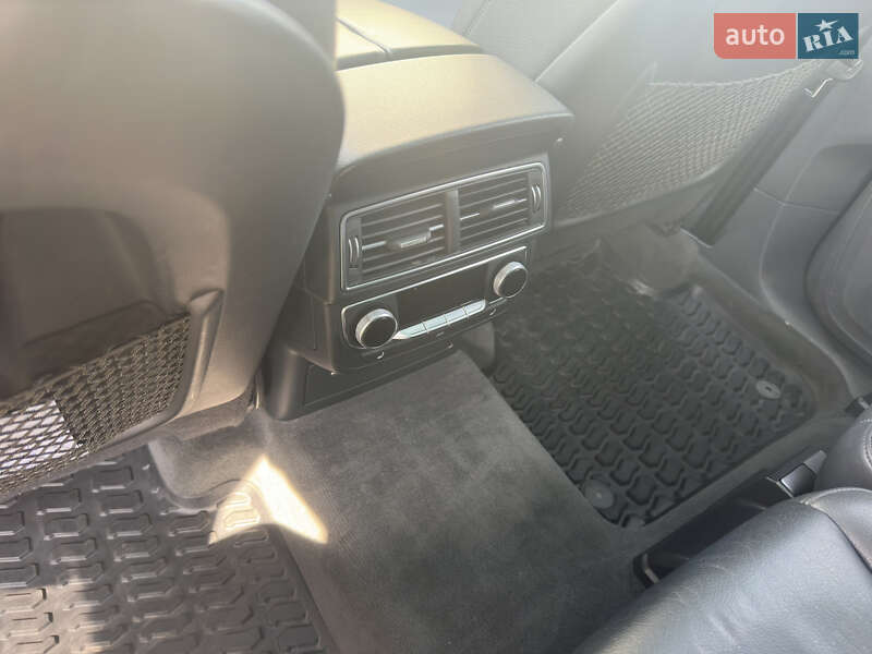 Позашляховик / Кросовер Audi Q7 2016 в Києві