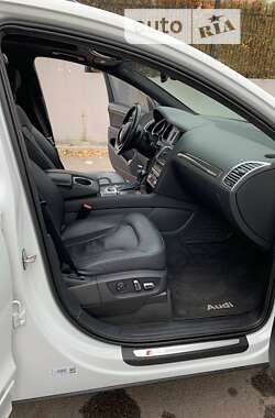 Внедорожник / Кроссовер Audi Q7 2015 в 