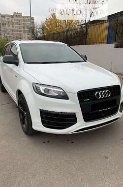Внедорожник / Кроссовер Audi Q7 2015 в 