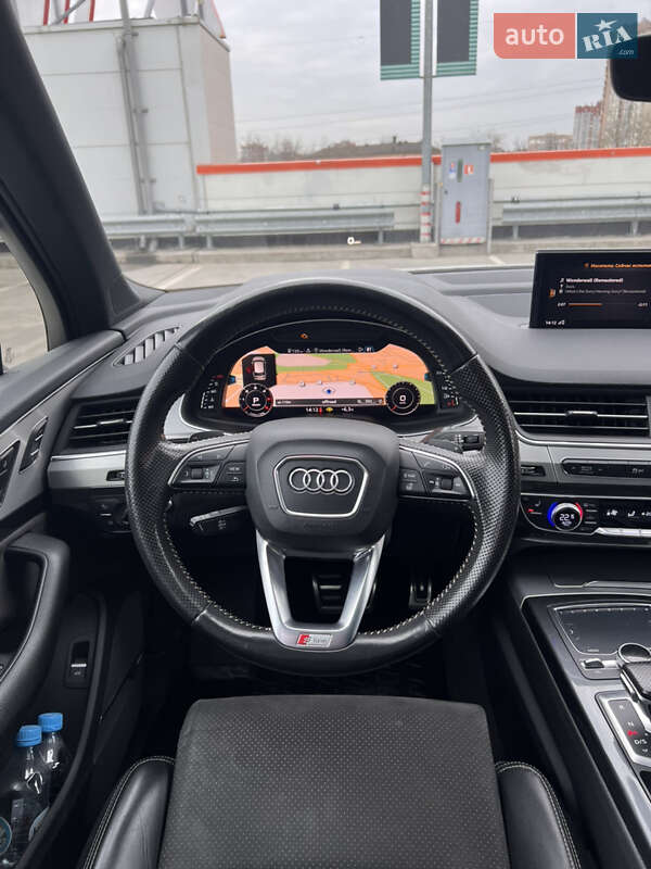 Внедорожник / Кроссовер Audi Q7 2016 в Киеве