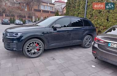 Внедорожник / Кроссовер Audi Q7 2016 в 