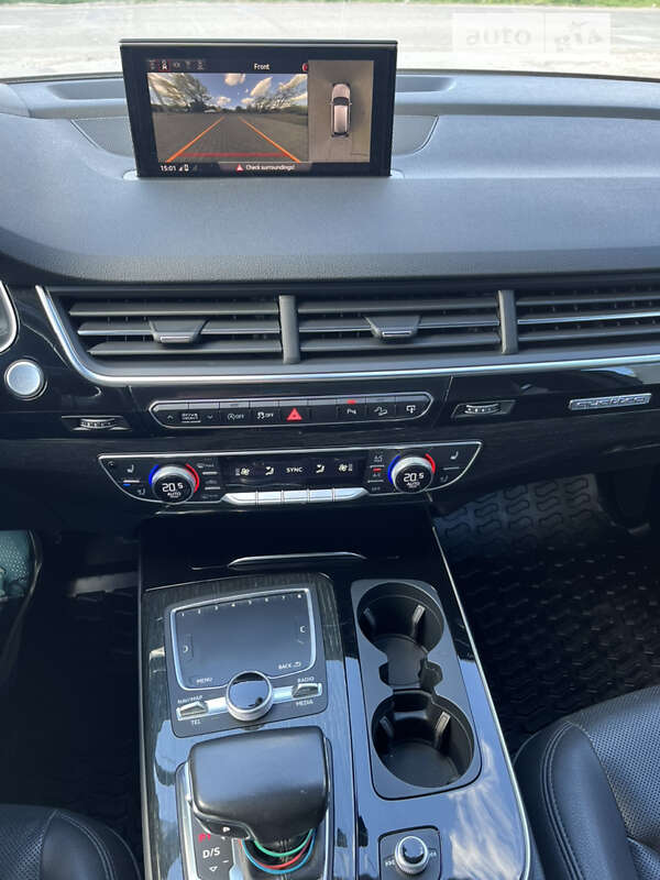 Внедорожник / Кроссовер Audi Q7 2016 в Черновцах