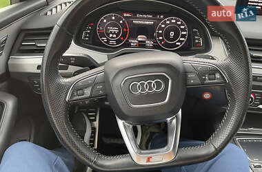 Позашляховик / Кросовер Audi Q7 2017 в 