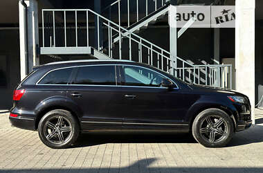 Внедорожник / Кроссовер Audi Q7 2015 в 