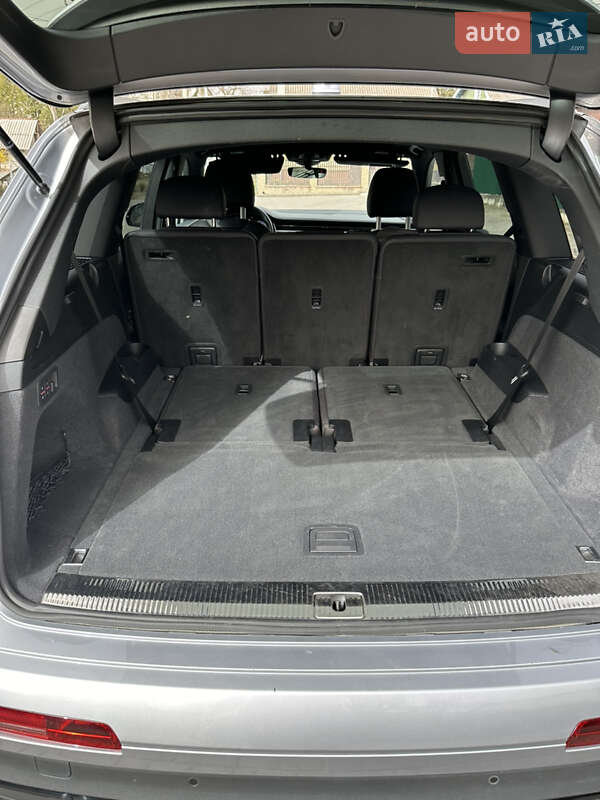 Позашляховик / Кросовер Audi Q7 2020 в Заліщиках