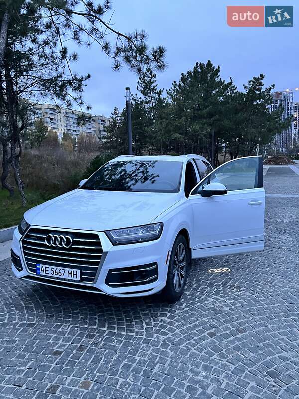 Внедорожник / Кроссовер Audi Q7 2018 в Днепре