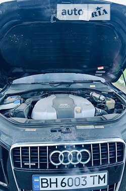 Внедорожник / Кроссовер Audi Q7 2013 в 