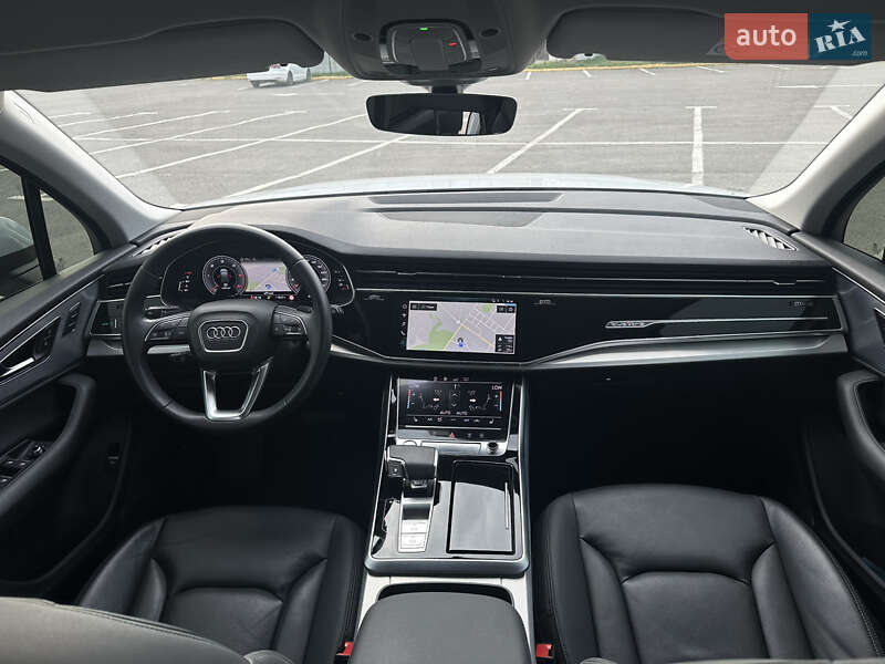 Позашляховик / Кросовер Audi Q7 2020 в Ужгороді