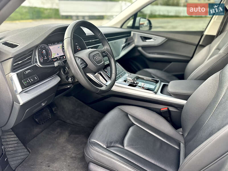 Позашляховик / Кросовер Audi Q7 2020 в Ужгороді