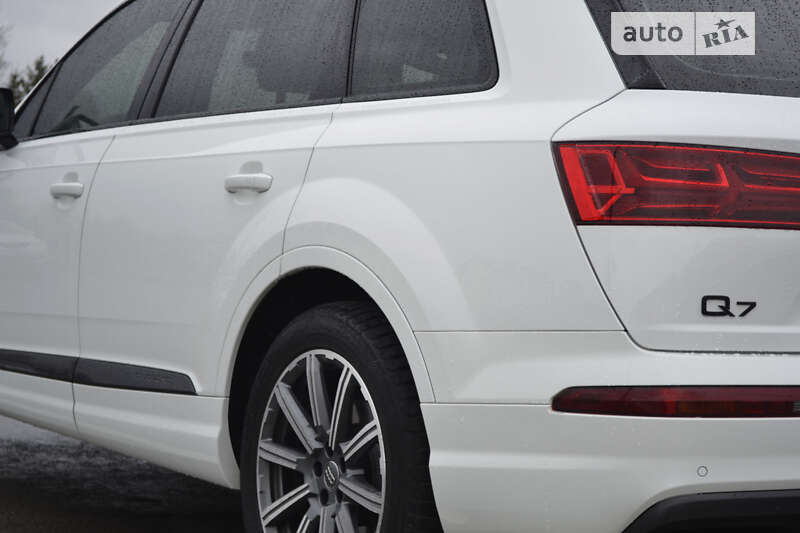 Внедорожник / Кроссовер Audi Q7 2018 в Ровно
