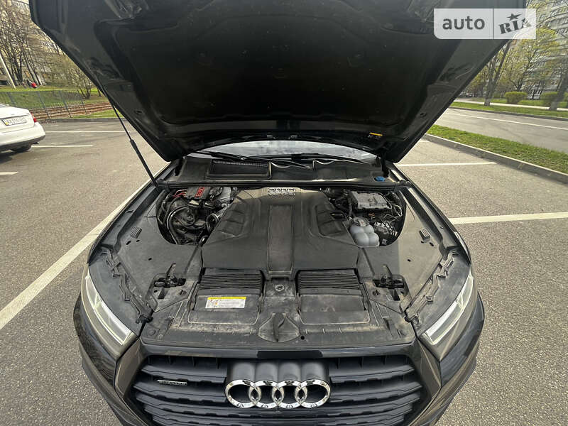 Внедорожник / Кроссовер Audi Q7 2017 в Харькове