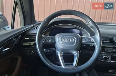 Внедорожник / Кроссовер Audi Q7 2017 в 