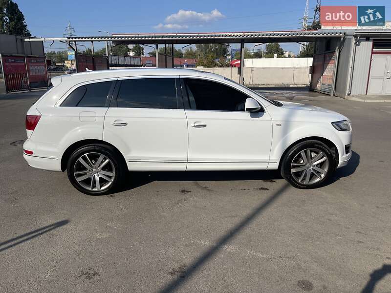 Позашляховик / Кросовер Audi Q7 2013 в Києві